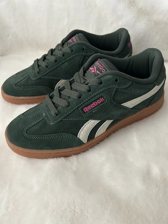 Reebok Shoes - Reebok Forte Lounger in Dk Green Suede w/Creme Trim  NWB